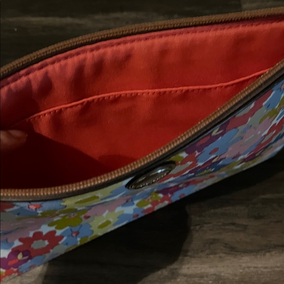 Coach Floral Multicolor Clutch in excellent condition - Picture 3 of 4